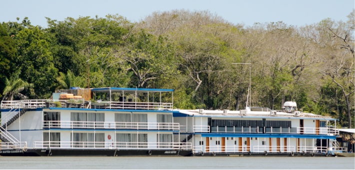 Barco Jaguar Suites